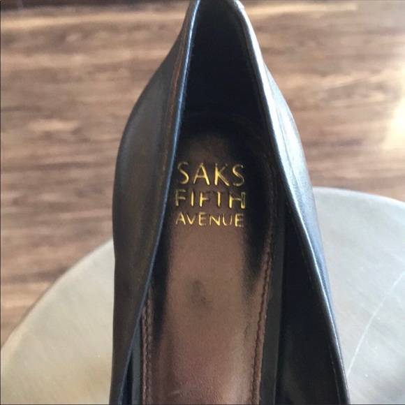 Saks fifth avenue black leather shoes size 9M - Picture 2 of 5